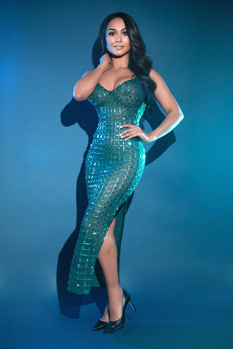 sexy petite brunette GFE escort incall Bayswater W2